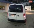 Белый Фольксваген Кадди, объемом двигателя 1.6 л и пробегом 200 тыс. км за 7309 $, фото 1 на Automoto.ua