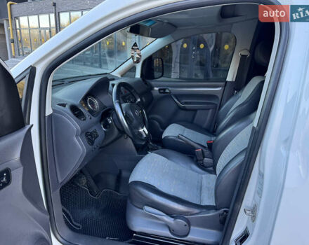 Белый Фольксваген Кадди, объемом двигателя 1.6 л и пробегом 321 тыс. км за 7900 $, фото 12 на Automoto.ua