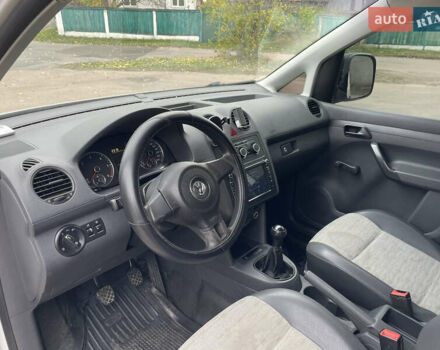 Белый Фольксваген Кадди, объемом двигателя 1.97 л и пробегом 337 тыс. км за 6700 $, фото 6 на Automoto.ua