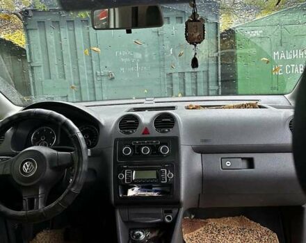 Белый Фольксваген Кадди, объемом двигателя 1.6 л и пробегом 260 тыс. км за 10000 $, фото 2 на Automoto.ua