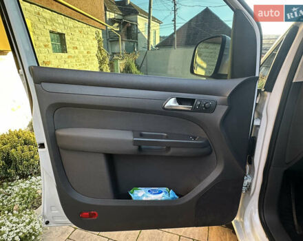 Белый Фольксваген Кадди, объемом двигателя 1.6 л и пробегом 268 тыс. км за 10199 $, фото 8 на Automoto.ua