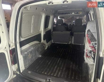 Белый Фольксваген Кадди, объемом двигателя 1.6 л и пробегом 325 тыс. км за 8900 $, фото 11 на Automoto.ua