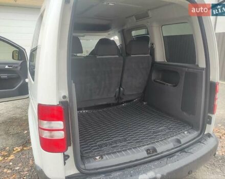 Білий Фольксваген Кадді, об'ємом двигуна 1.6 л та пробігом 265 тис. км за 8900 $, фото 12 на Automoto.ua