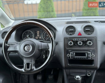 Белый Фольксваген Кадди, объемом двигателя 1.6 л и пробегом 258 тыс. км за 9350 $, фото 23 на Automoto.ua
