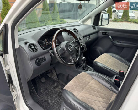 Белый Фольксваген Кадди, объемом двигателя 1.6 л и пробегом 258 тыс. км за 9350 $, фото 20 на Automoto.ua