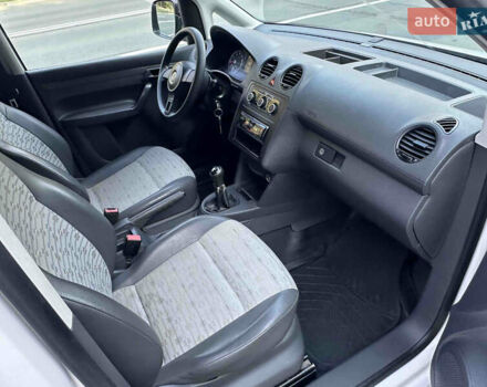 Белый Фольксваген Кадди, объемом двигателя 0 л и пробегом 185 тыс. км за 5600 $, фото 4 на Automoto.ua