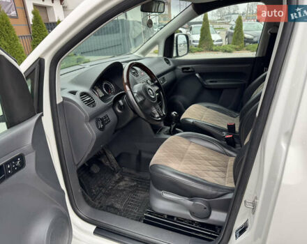 Белый Фольксваген Кадди, объемом двигателя 1.6 л и пробегом 258 тыс. км за 9350 $, фото 22 на Automoto.ua