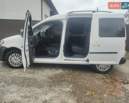 Білий Фольксваген Кадді, об'ємом двигуна 1.6 л та пробігом 265 тис. км за 8900 $, фото 7 на Automoto.ua