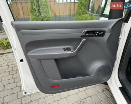 Белый Фольксваген Кадди, объемом двигателя 1.6 л и пробегом 258 тыс. км за 9350 $, фото 27 на Automoto.ua