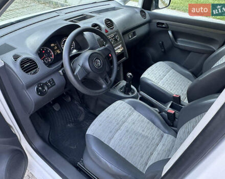 Белый Фольксваген Кадди, объемом двигателя 0 л и пробегом 185 тыс. км за 5600 $, фото 1 на Automoto.ua