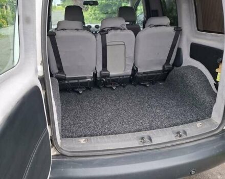 Белый Фольксваген Кадди, объемом двигателя 1.6 л и пробегом 184 тыс. км за 8500 $, фото 2 на Automoto.ua