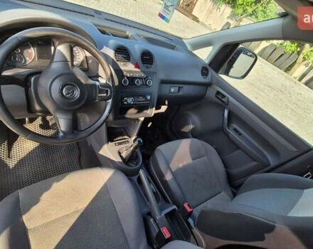 Белый Фольксваген Кадди, объемом двигателя 1.6 л и пробегом 313 тыс. км за 9000 $, фото 7 на Automoto.ua