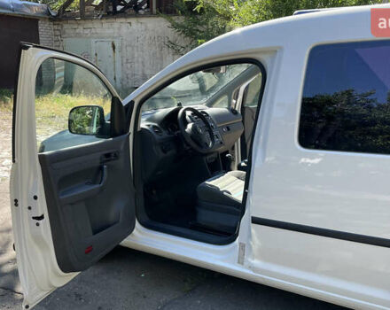 Белый Фольксваген Кадди, объемом двигателя 1.2 л и пробегом 310 тыс. км за 8000 $, фото 7 на Automoto.ua