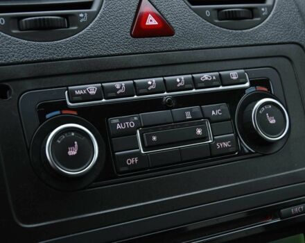 Фольксваген Кадди 2012 в Бердичеве на Automoto.ua Белый Фольксваген Кадди, объемом двигателя 2 л и пробегом 396 тыс. км за 10500 $, фото 9 на Automoto.ua