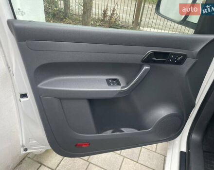 Белый Фольксваген Кадди, объемом двигателя 1.6 л и пробегом 258 тыс. км за 9250 $, фото 34 на Automoto.ua