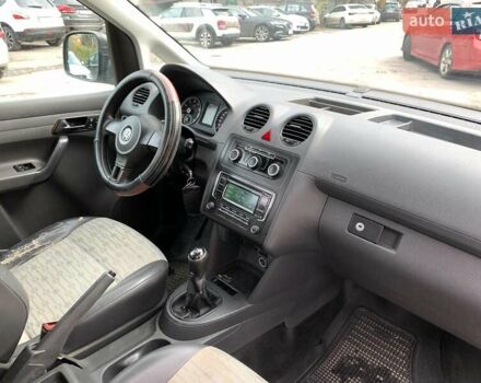 Белый Фольксваген Кадди, объемом двигателя 2 л и пробегом 195 тыс. км за 8630 $, фото 51 на Automoto.ua