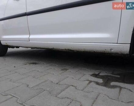 Белый Фольксваген Кадди, объемом двигателя 1.2 л и пробегом 207 тыс. км за 5280 $, фото 12 на Automoto.ua