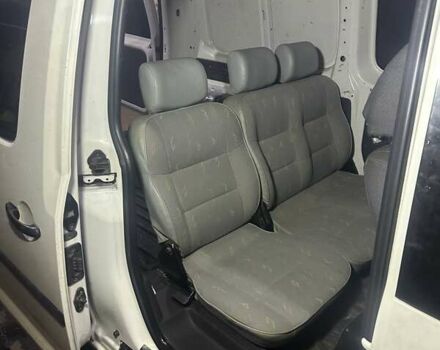 Белый Фольксваген Кадди, объемом двигателя 1.6 л и пробегом 325 тыс. км за 8900 $, фото 8 на Automoto.ua