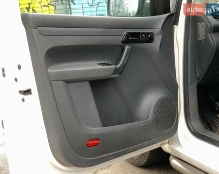 Белый Фольксваген Кадди, объемом двигателя 2 л и пробегом 195 тыс. км за 8630 $, фото 48 на Automoto.ua