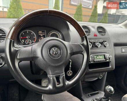 Белый Фольксваген Кадди, объемом двигателя 1.6 л и пробегом 258 тыс. км за 9350 $, фото 24 на Automoto.ua