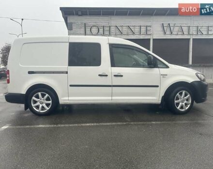 Белый Фольксваген Кадди, объемом двигателя 1.6 л и пробегом 325 тыс. км за 8900 $, фото 5 на Automoto.ua