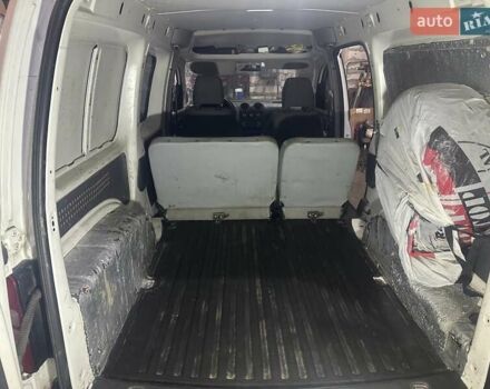 Белый Фольксваген Кадди, объемом двигателя 1.6 л и пробегом 325 тыс. км за 8900 $, фото 10 на Automoto.ua