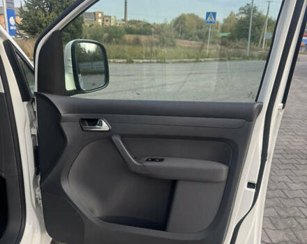 Белый Фольксваген Кадди, объемом двигателя 1.6 л и пробегом 227 тыс. км за 12800 $, фото 49 на Automoto.ua