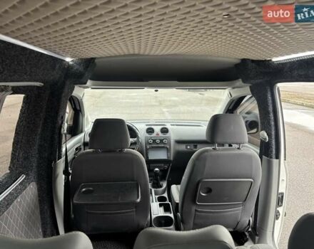 Білий Фольксваген Кадді, об'ємом двигуна 1.6 л та пробігом 206 тис. км за 8650 $, фото 20 на Automoto.ua