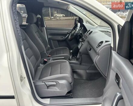 Білий Фольксваген Кадді, об'ємом двигуна 1.6 л та пробігом 206 тис. км за 8650 $, фото 14 на Automoto.ua