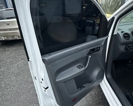 Белый Фольксваген Кадди, объемом двигателя 2 л и пробегом 400 тыс. км за 8800 $, фото 16 на Automoto.ua