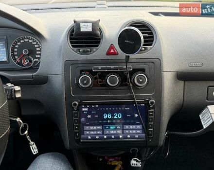 Белый Фольксваген Кадди, объемом двигателя 2 л и пробегом 218 тыс. км за 11500 $, фото 4 на Automoto.ua