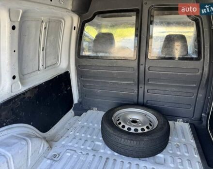 Белый Фольксваген Кадди, объемом двигателя 1.6 л и пробегом 285 тыс. км за 7200 $, фото 21 на Automoto.ua