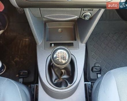 Фольксваген Кадди 2013 в Ковель на Automoto.ua Белый Фольксваген Кадди, объемом двигателя 1.6 л и пробегом 257 тыс. км за 11700 $, фото 13 на Automoto.ua