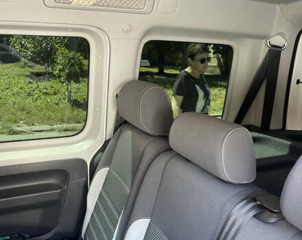 Белый Фольксваген Кадди, объемом двигателя 1.6 л и пробегом 348 тыс. км за 13700 $, фото 19 на Automoto.ua