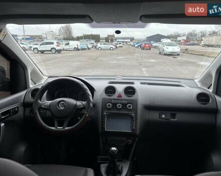 Білий Фольксваген Кадді, об'ємом двигуна 1.6 л та пробігом 206 тис. км за 8650 $, фото 16 на Automoto.ua