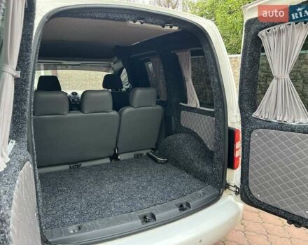 Белый Фольксваген Кадди, объемом двигателя 1.6 л и пробегом 205 тыс. км за 8200 $, фото 18 на Automoto.ua