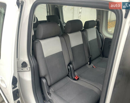 Білий Фольксваген Кадді, об'ємом двигуна 1.6 л та пробігом 194 тис. км за 11800 $, фото 12 на Automoto.ua