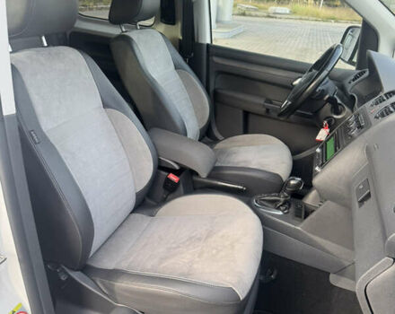 Белый Фольксваген Кадди, объемом двигателя 1.6 л и пробегом 227 тыс. км за 12800 $, фото 47 на Automoto.ua