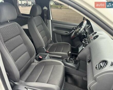 Білий Фольксваген Кадді, об'ємом двигуна 1.6 л та пробігом 206 тис. км за 8650 $, фото 15 на Automoto.ua