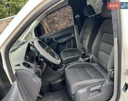 Белый Фольксваген Кадди, объемом двигателя 1.6 л и пробегом 205 тыс. км за 8200 $, фото 8 на Automoto.ua