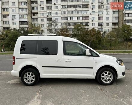 Білий Фольксваген Кадді, об'ємом двигуна 1.6 л та пробігом 355 тис. км за 11700 $, фото 1 на Automoto.ua