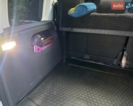 Белый Фольксваген Кадди, объемом двигателя 2 л и пробегом 218 тыс. км за 11500 $, фото 14 на Automoto.ua