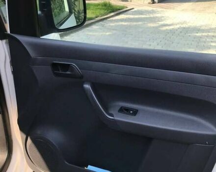 Білий Фольксваген Кадді, об'ємом двигуна 1.6 л та пробігом 252 тис. км за 8350 $, фото 7 на Automoto.ua