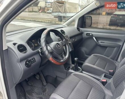 Білий Фольксваген Кадді, об'ємом двигуна 1.6 л та пробігом 206 тис. км за 8650 $, фото 10 на Automoto.ua