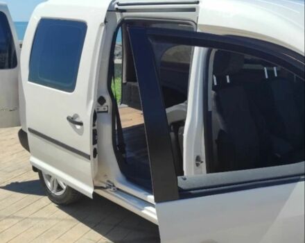 Белый Фольксваген Кадди, объемом двигателя 2 л и пробегом 220 тыс. км за 10000 $, фото 8 на Automoto.ua