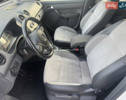 Белый Фольксваген Кадди, объемом двигателя 1.6 л и пробегом 227 тыс. км за 12800 $, фото 21 на Automoto.ua