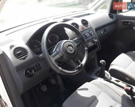 Білий Фольксваген Кадді, об'ємом двигуна 1.6 л та пробігом 156 тис. км за 10500 $, фото 10 на Automoto.ua