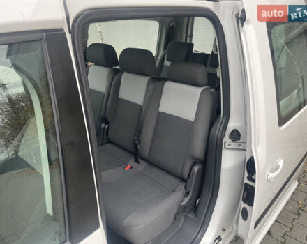 Білий Фольксваген Кадді, об'ємом двигуна 1.6 л та пробігом 194 тис. км за 11800 $, фото 13 на Automoto.ua