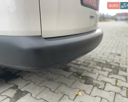 Білий Фольксваген Кадді, об'ємом двигуна 1.6 л та пробігом 194 тис. км за 11800 $, фото 4 на Automoto.ua