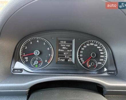 Белый Фольксваген Кадди, объемом двигателя 2 л и пробегом 218 тыс. км за 11500 $, фото 1 на Automoto.ua